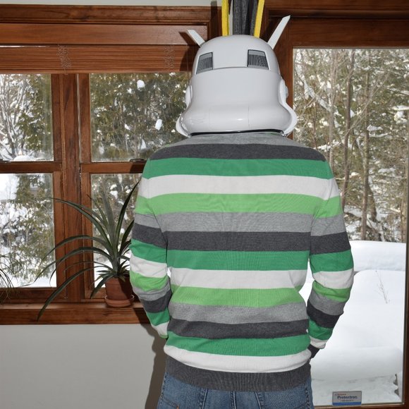 Green lined sweather - Picture 2 of 6